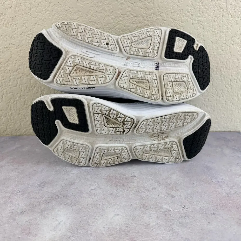 Skechers Max Cushioning Endeavor Shoes Women 10 W WIDE Black White 129470W